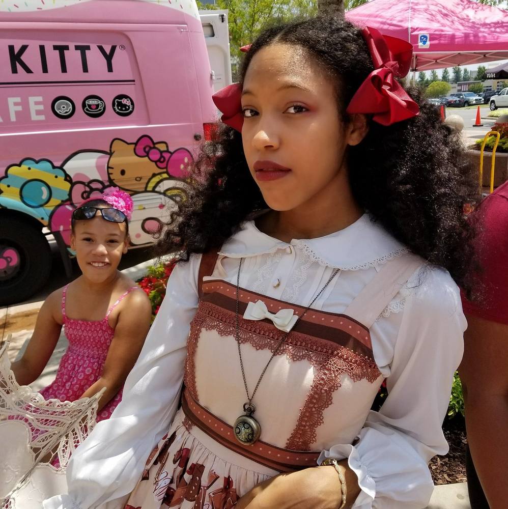 Meet your Posher, De'viona